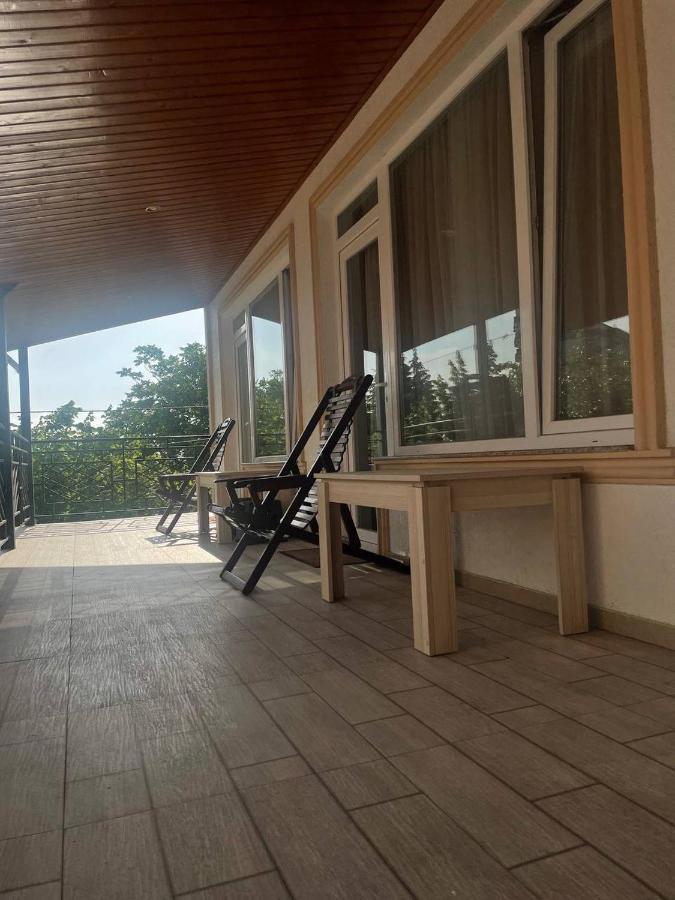 Guest House Nino Makhinjauri Exterior photo