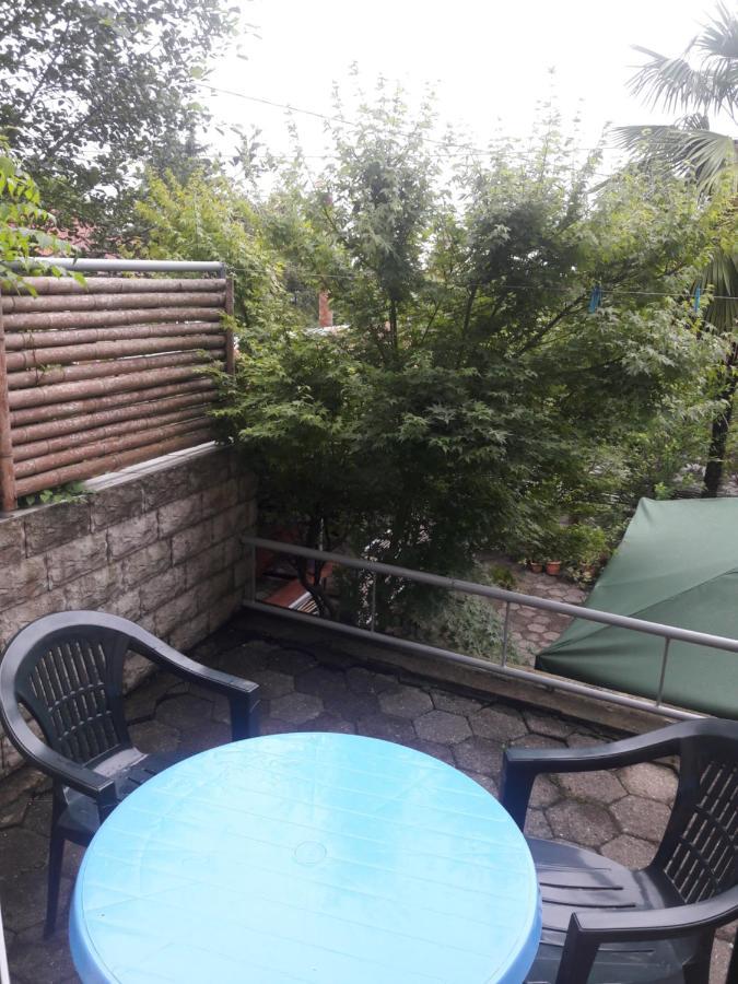 Guest House Nino Makhinjauri Exterior photo